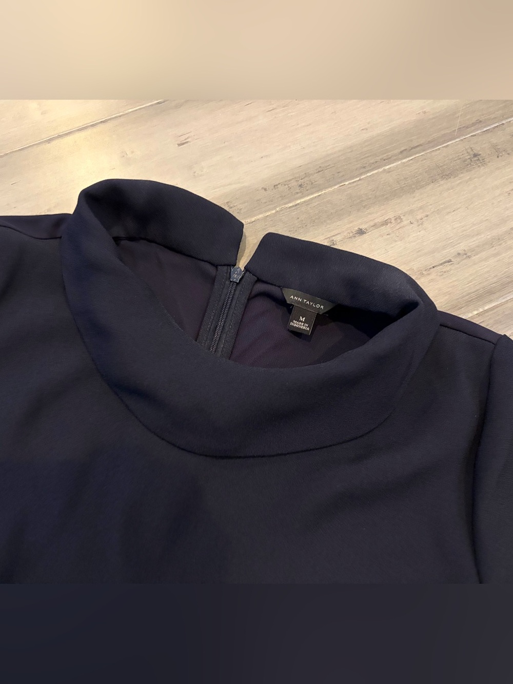 Ann Taylor Dark Navy Mock Neck Tunic Top, M - Picture 2 of 6